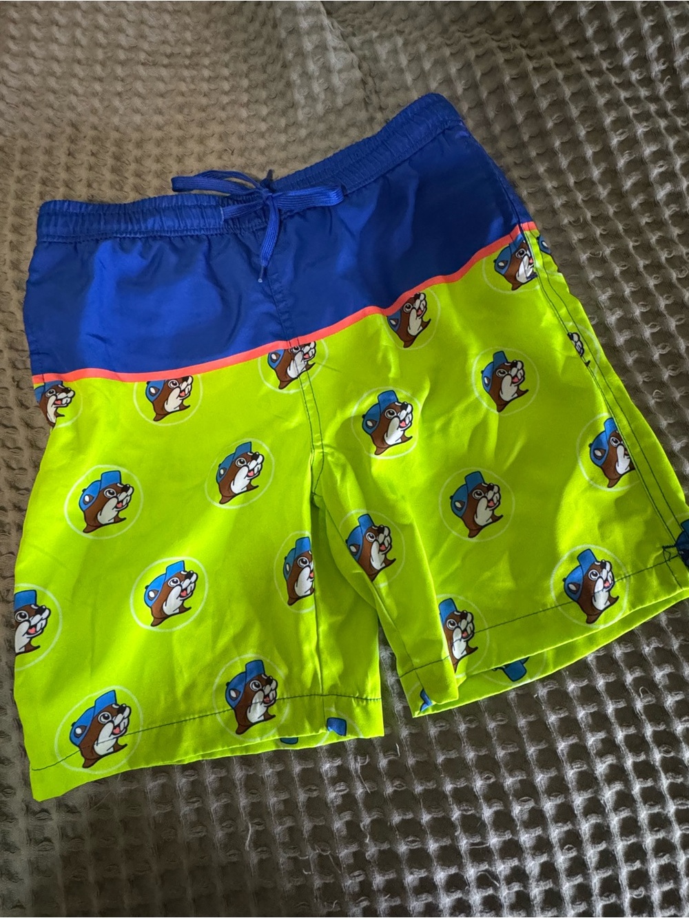 Buc-ee’s youth M swim trunks